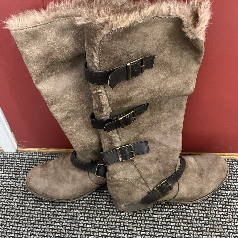 Mudd faux fur boots - size 10